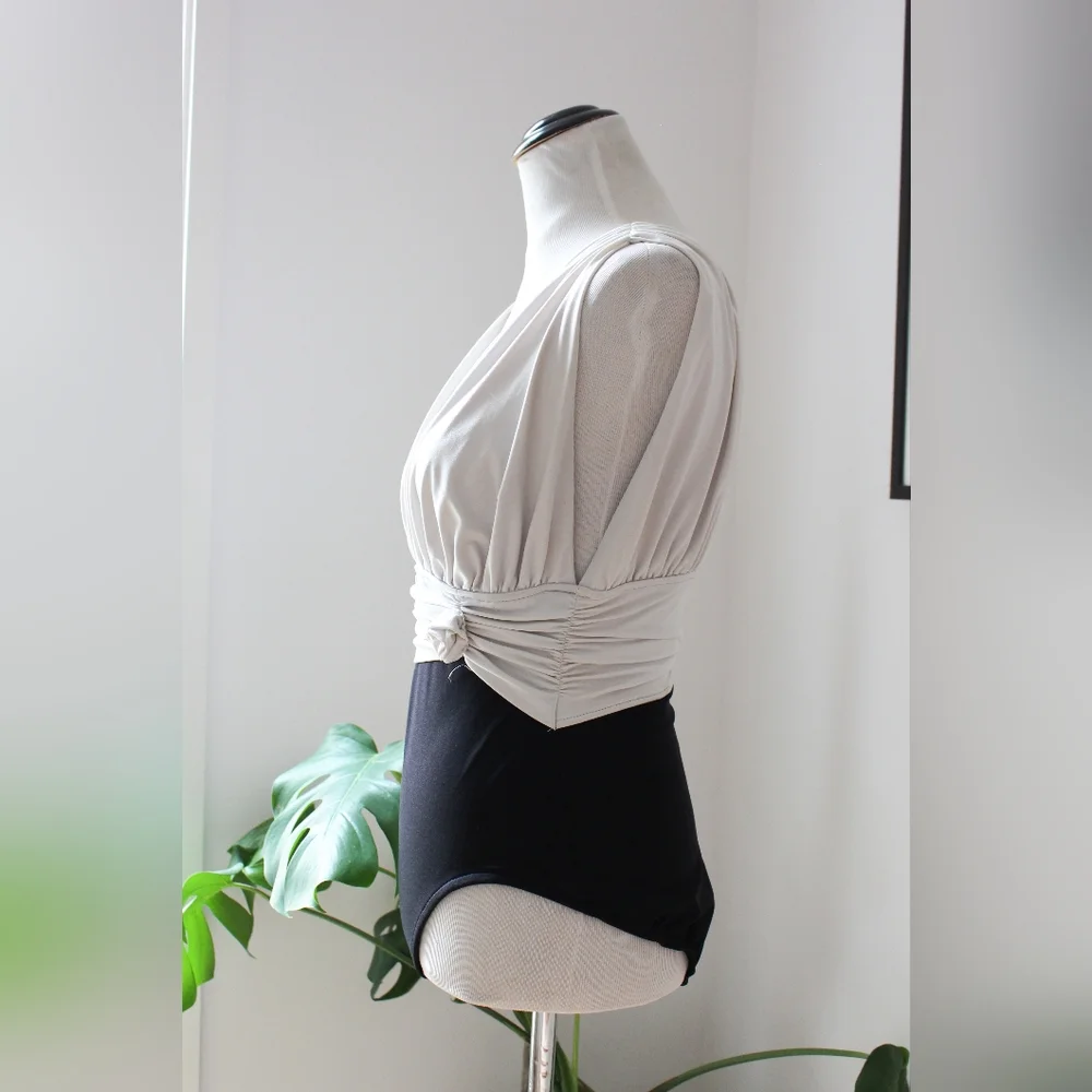 Vintage 1980s Two Toned Black and White One Piece Swimsuit by Catalina Swimwear - Picture 4 of 6